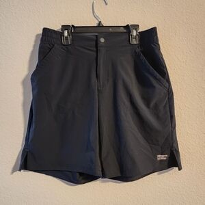 L.L. Bean Women’s Stretch UPF Shorts 9" inseam size 6 reg